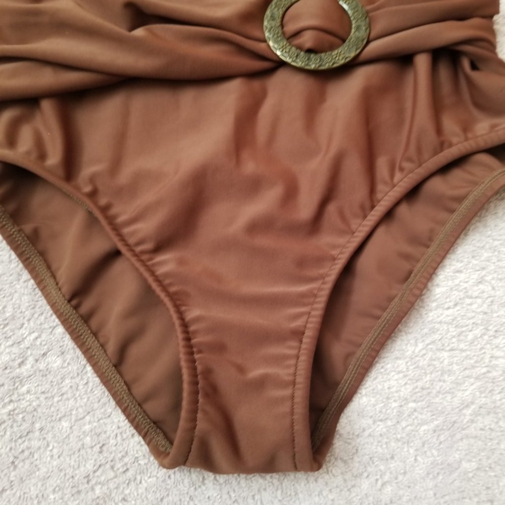 Leonisa Swimsuit. - Picture 4 of 6
